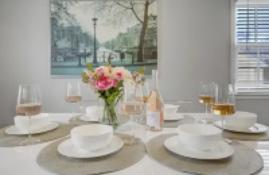 Perfect 2 BR Condo in Princeton w Parking