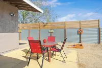Village House - Hot Tub, Pool, walk to downtown shops