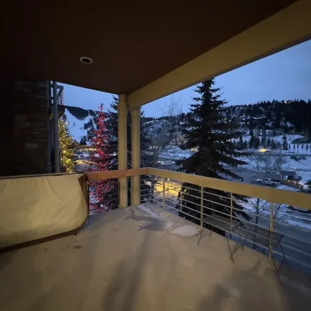 Modern Luxury 3Br Condo Steps Away from Deer Valley Resort w/ Hot Tub, Fireplace
