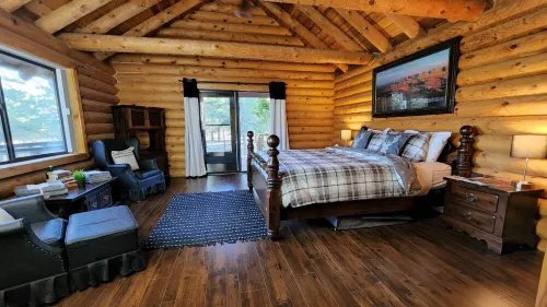 Luxury Log Cabin 10 acres, central to Grand Canyon, Sedona, Flagstaff, Williams