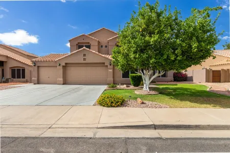 Perfect winter getaway home {Heated POOL, SPA, BBQ, PUTTING GREEN} Отели рядом с Аэропорт Феникс-Меса Гейтвей