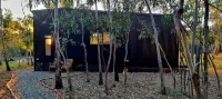Tiny House/Retreat in Adelaide Hills. Secluded, peaceful, country views. Hotels near "Barka Park" Dog Park