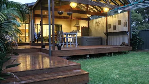 Spacious Coastal Retreat an Easy Walk to Pet Friendly Beach or River
