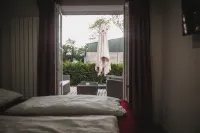 Langhaus Links mit Eigener Terrasse