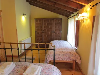 Rural house Gredos allows animals, terrace overlooking the Gredos El Charcazo 주변 호텔