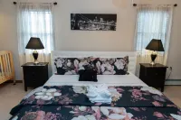 Spacious Family Retreat on 7.5 Private Acres Sleeps 14+ Pool/Hot Tub/Sauna/GR