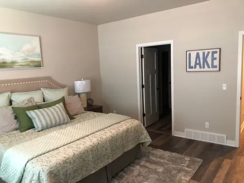 Vacation In STYLE! 2 minutes to Road America, Beach, Golf, Downtown Elkhart Lake