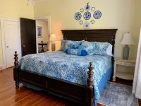 Bear House 1890, Johnson Retreat, Mins from Downtown, Perfect Luxurious Getaway!