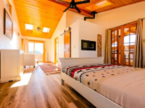 Fully Remodeled Cabin with breathtaking views Hotels in Bailey