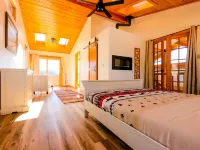 Fully Remodeled Cabin with breathtaking views Отели рядом с достопримечательностью «Слотерхаус Трейл Хед»