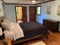 HENDO HIDEAWAY