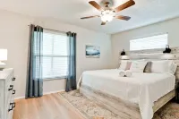 🌟 STUNNING!- Game Room, Pool, Beaches & Full Remodel! - balcony