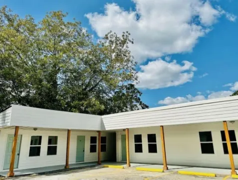 1 BR Fully Handicap Accessible