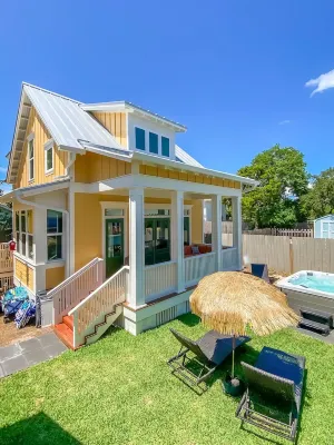 Gorgeous new beach cottage in fantastic location! - Boutique
