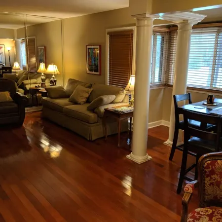 Upscale 1 BR condo on Pinehurst #3 5