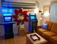 Amazing Palm Beach RETRO Hot Tub Pool Arcade Tropical Home -  Apartamentos vacacionales