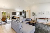 Quartz Hill Manor | hot tub w/ peace & quiet