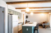 Cottage on Private Upper Silver Lake Minutes From Sand Dunes!
