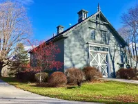 20 Acre Meticulously Renovated and Luxurious Waterfront Estate - One of A Kind! Hotels in 