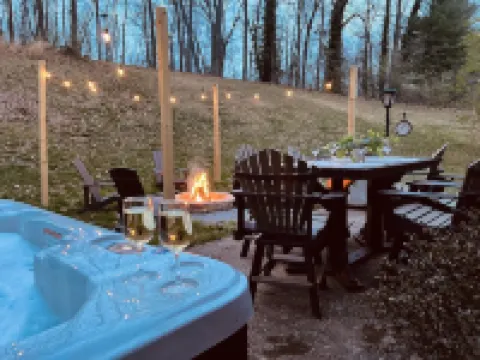 New River Gorge Oasis-Hot Tub- Game Room- Fire pit- Good Vibes