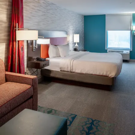Home2 Suites by Hilton - St. Louis/Forest Park Отели рядом с достопримечательностью «Арена «Чайфец»»