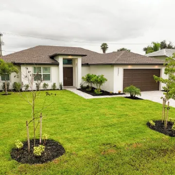 NEW Coastal Paradise GEM!! Spacious 4BR, 3 Full Baths w/Pool!! PET FRIENDLY!!!