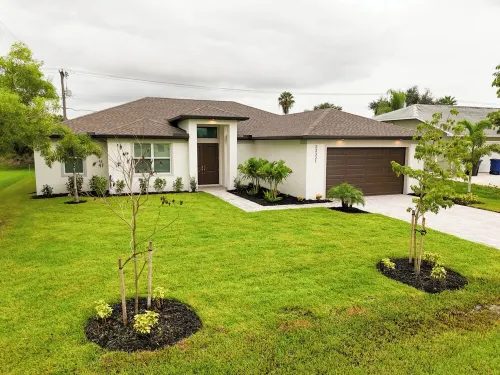 NEW Coastal Paradise GEM!! Spacious 4BR, 3 Full Baths w/Pool!! PET FRIENDLY!!! Hotels in Estero