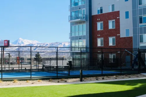 1 Bd/1 Ba w/ Pool, Gym, Hot Tub, Pickleball, Arcade, Pool Table, Shuffle Board