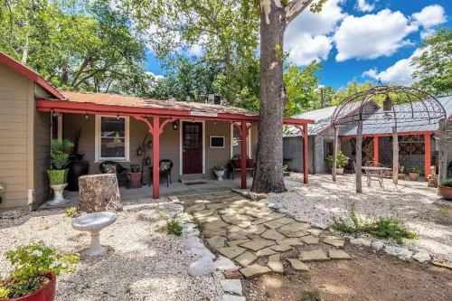 Charming Mexico-Style Casita