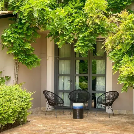 A home with effortless comfort & genuine Italian living. Near Rome, pool & lake