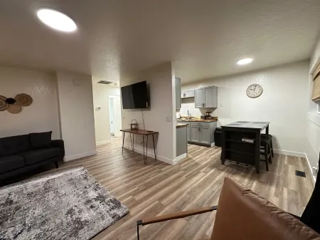 Dellwood Den Retreat - Your AK basecamp near downtown Wasilla