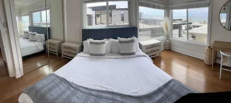 SEAS The DAY! FUN in the SUN W/OCEAN VIEWS Voted GUESTS FAVORITE TOP 5% -Airbnb