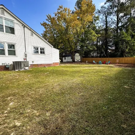 Fun House/King Bed - Close to Town/Full of Entertainment!