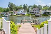 Cottage on the Canal minutes from Ocean City, Assateague Island and Ocean Downs