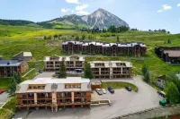 Ski in/Out! 3BR+Loft, Hot Tub/Free Parking & more!