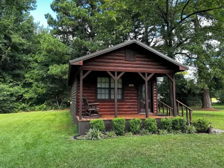 Fox Run Cabin with WiFi Right on 130 Mile Hike-Bike and Equestrian Trail.