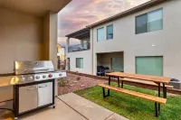 Luxury Private Pool + Spa - 34+ Guests - Oasis