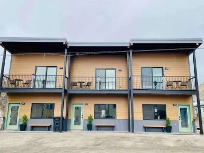 Cozy Wolf Lodge — Unit 1 Hotels near Yellowstone National Park Gateway Garden