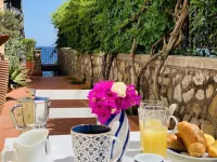 Felicia's corner studio apartment 2 steps from the sea Hotels in Nerano