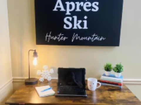 LOCATION! LOCATION!LOCATION! Luxurious Ski In/Out Jet-Set Condo NEWLY RENOVATED 亨特酒店