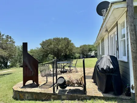 PK-Caddo Bay is a ski/surf/tubing, fishing , bird sanctuary! Starlink internet!