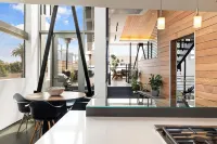 Dreamy Venice Beach 5BR House with Rooftop & Steps to Beach