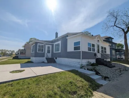 Downtown Muskegon Hideaway Отели рядом с достопримечательностью «Беюкма Плейфилд»