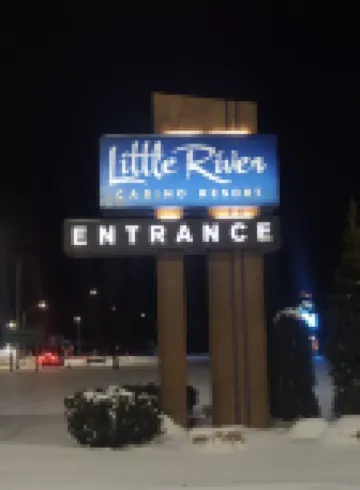 Bright Beautiful beach theme home walking distance to Lake Michigan & downtown!