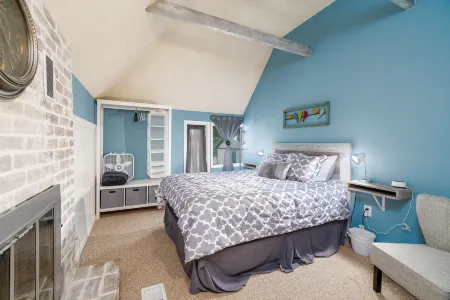 Trendy Dwntn Loveland Condo-Pets Welcome- Close to Rocky Mountain National Park!