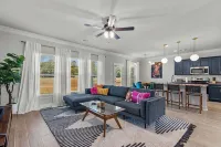 Modern 3 Bed/2 Bath in Haughton