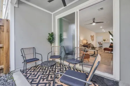 *New Construction Luxury Townhome 3mi to downtown*