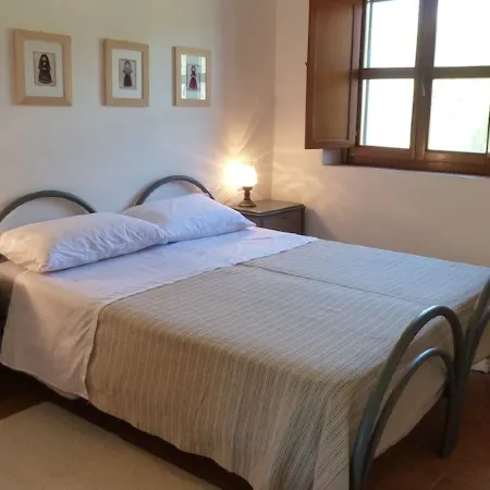 Sa Carruba - Typical rural house surrounded by greenery with panoramic views