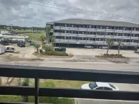 One block to Garden City Beach and Pier (with elevator, pool and hot tub - Wifi