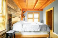 Secluded, Fun, Family-Friendly, Riverfront Cabin Surrounded by Nature.